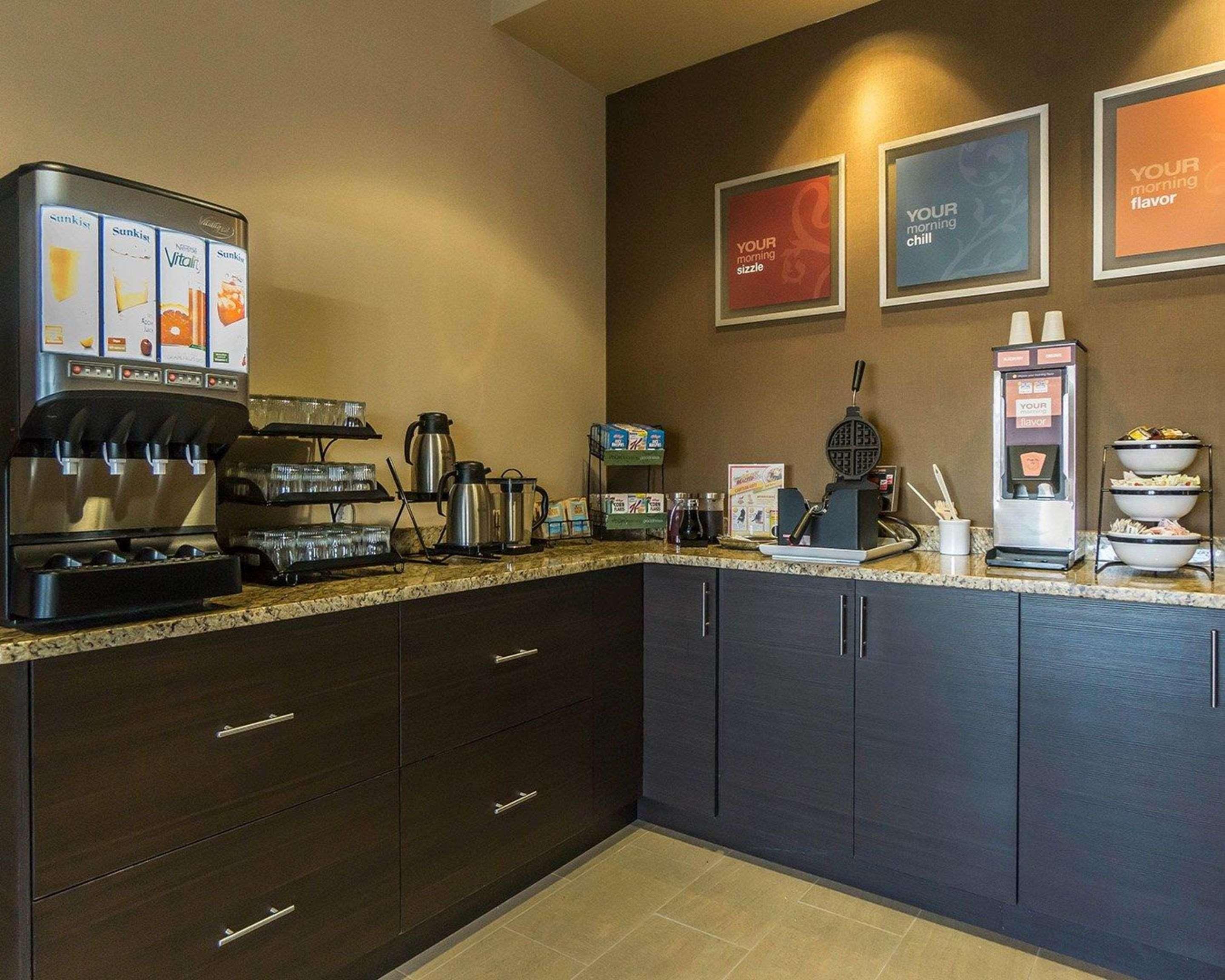 Comfort Inn & Suites Edmonton International Airport Nisku Esterno foto