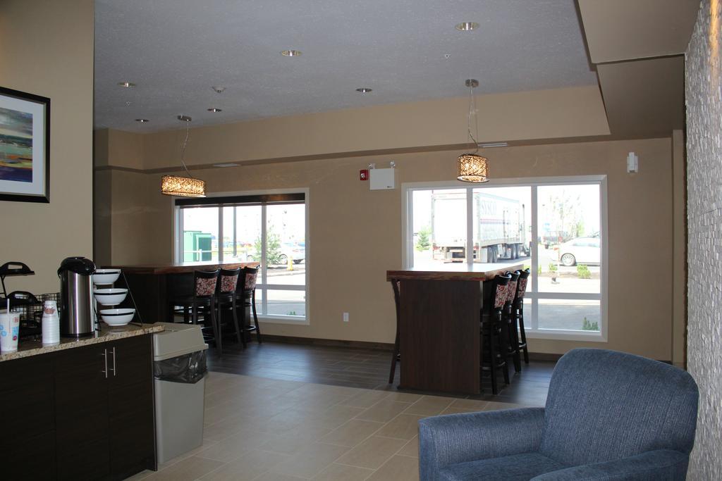 Comfort Inn & Suites Edmonton International Airport Nisku Esterno foto