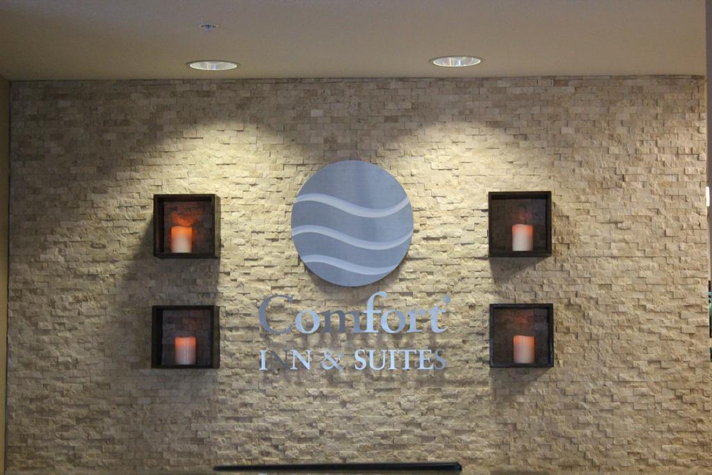 Comfort Inn & Suites Edmonton International Airport Nisku Esterno foto