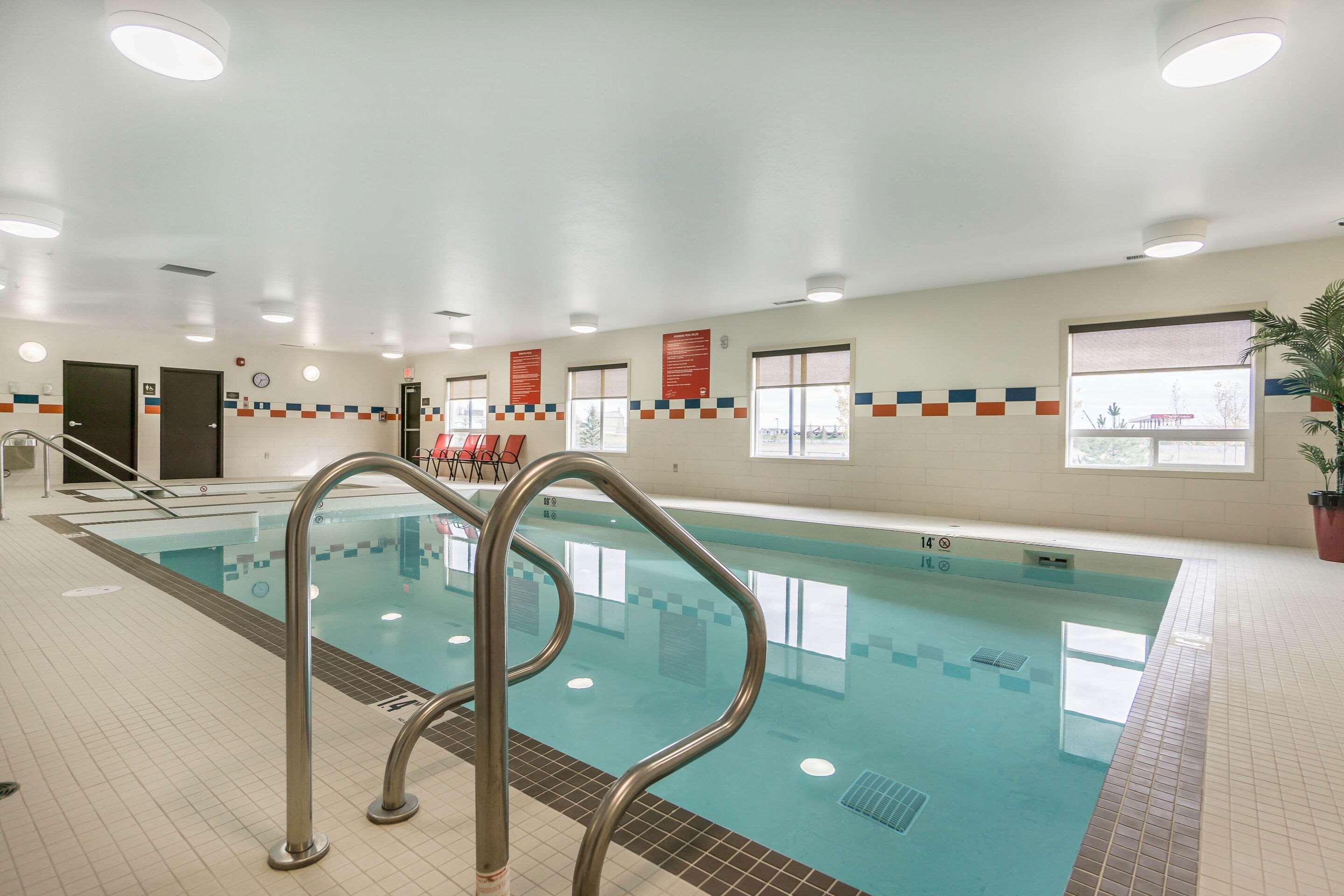 Comfort Inn & Suites Edmonton International Airport Nisku Esterno foto
