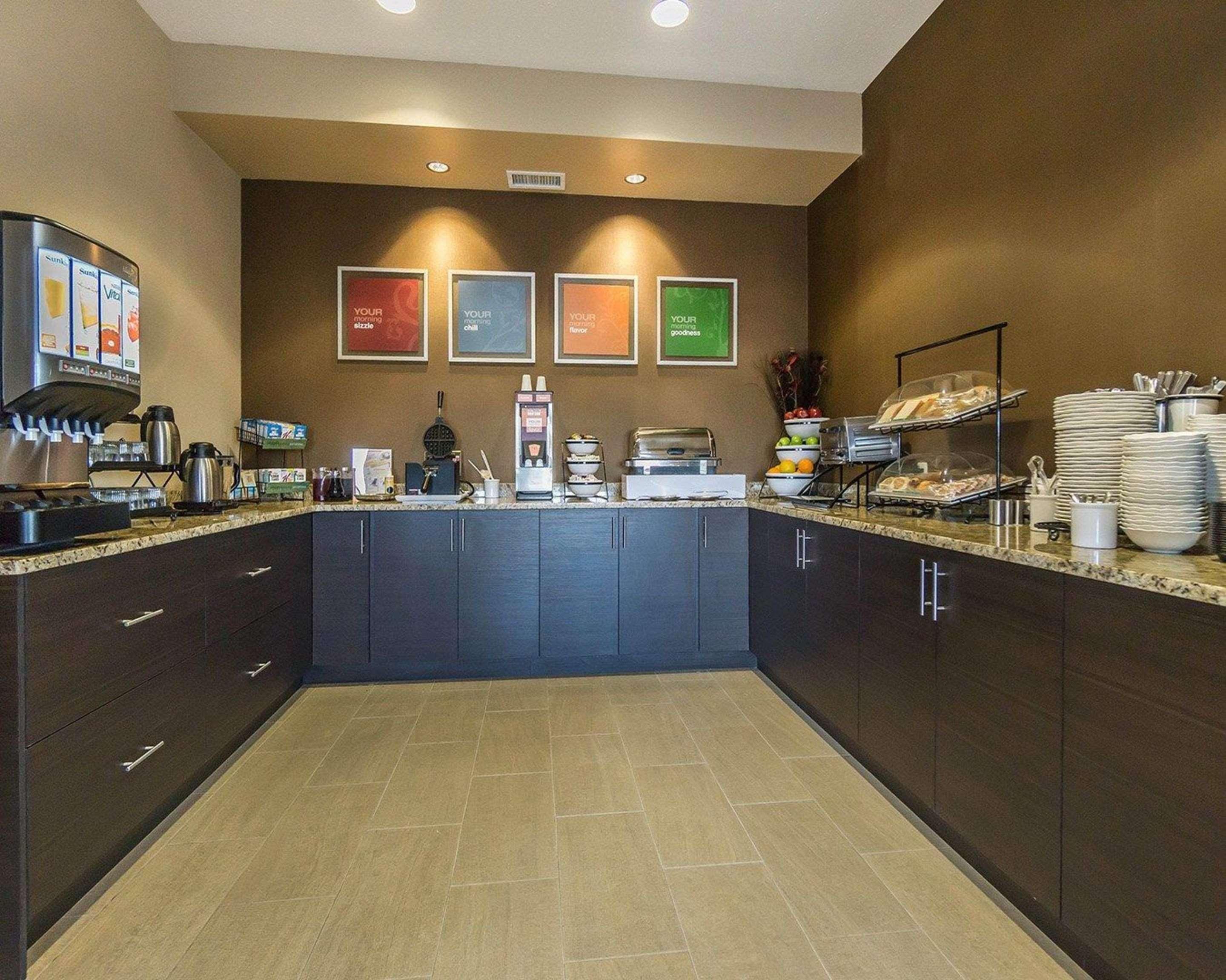 Comfort Inn & Suites Edmonton International Airport Nisku Esterno foto