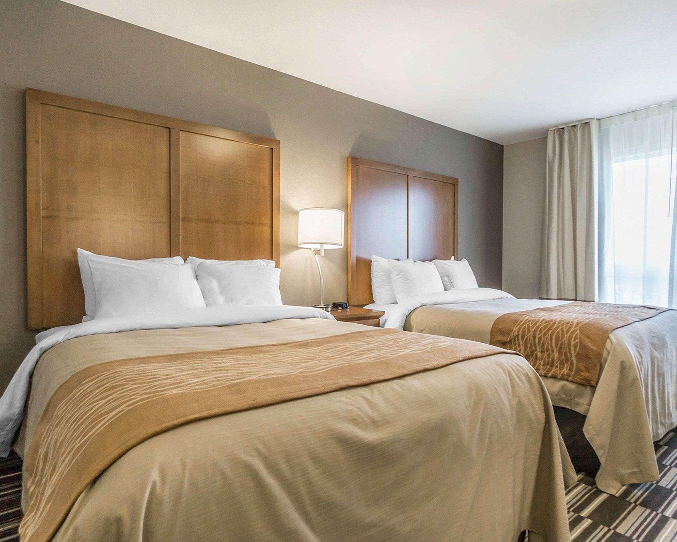 Comfort Inn & Suites Edmonton International Airport Nisku Esterno foto