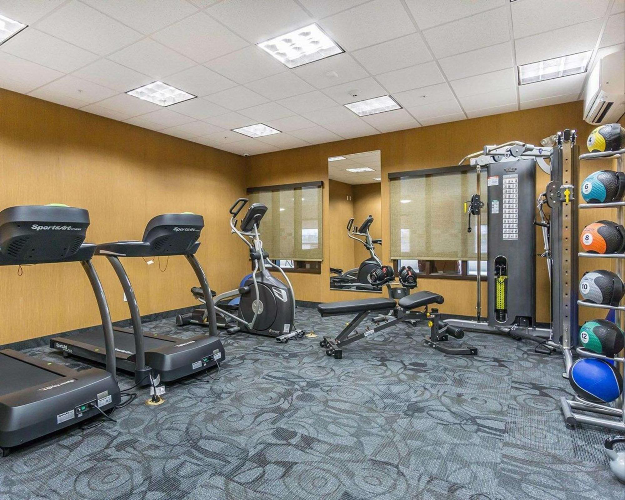 Comfort Inn & Suites Edmonton International Airport Nisku Esterno foto