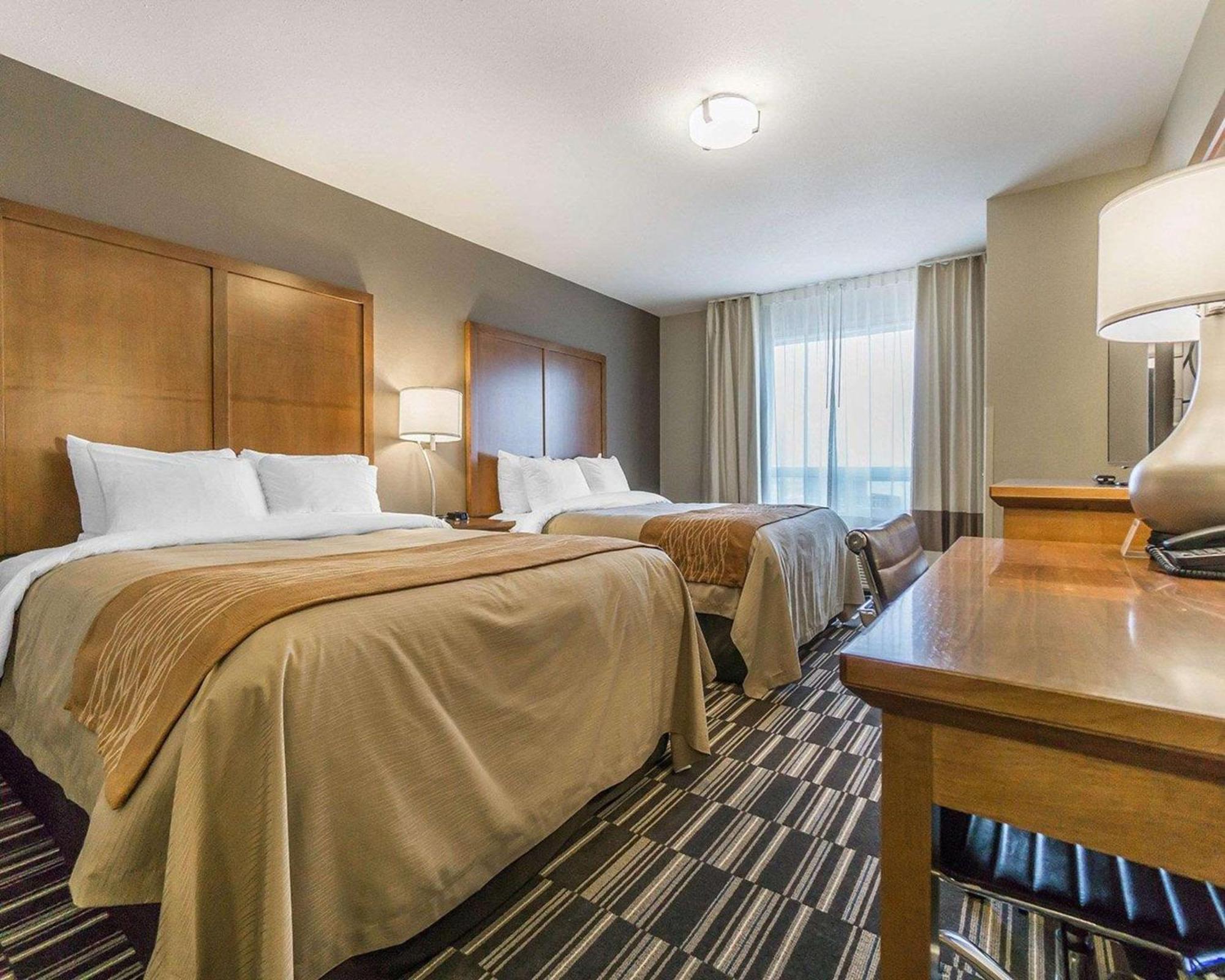 Comfort Inn & Suites Edmonton International Airport Nisku Esterno foto