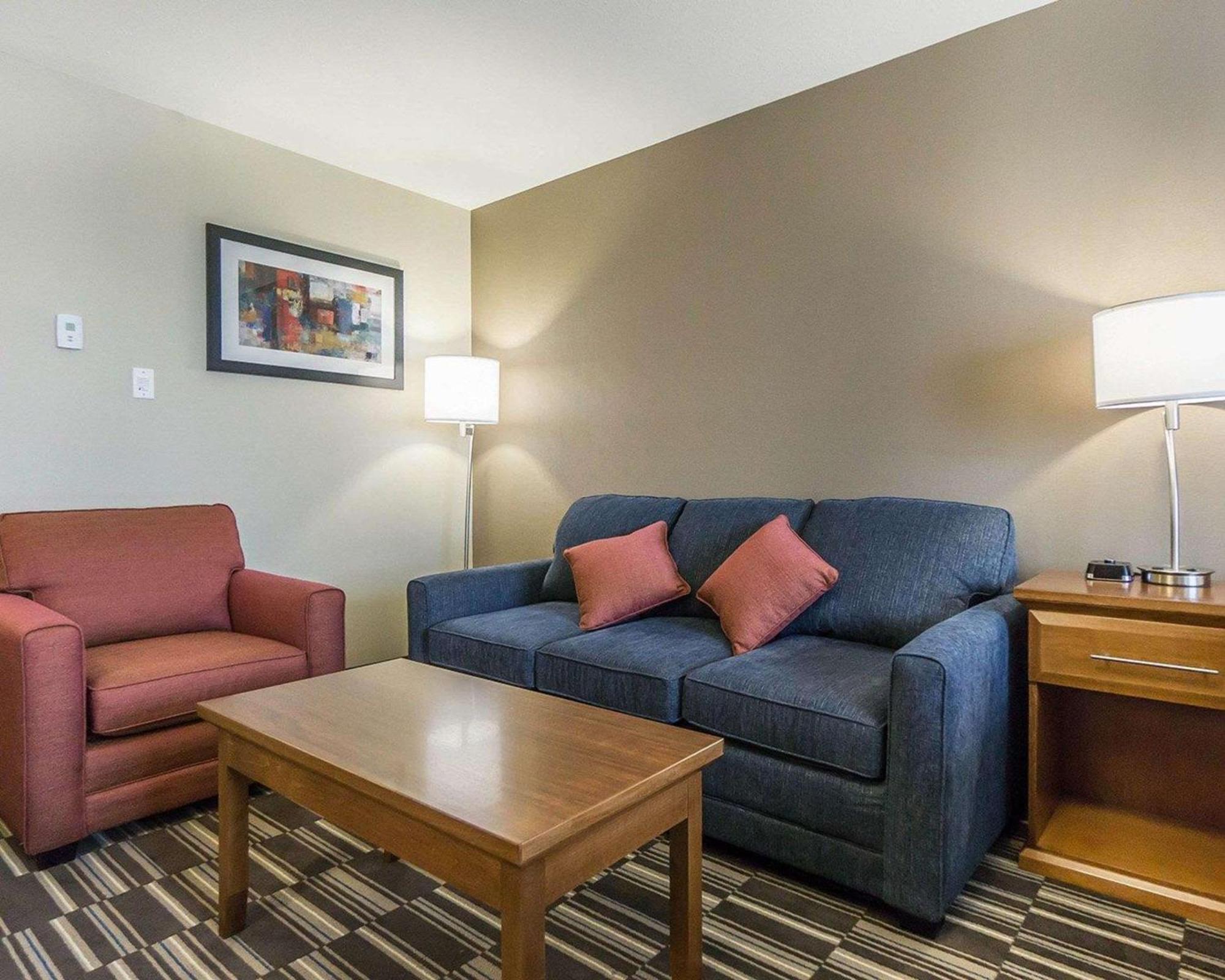 Comfort Inn & Suites Edmonton International Airport Nisku Esterno foto