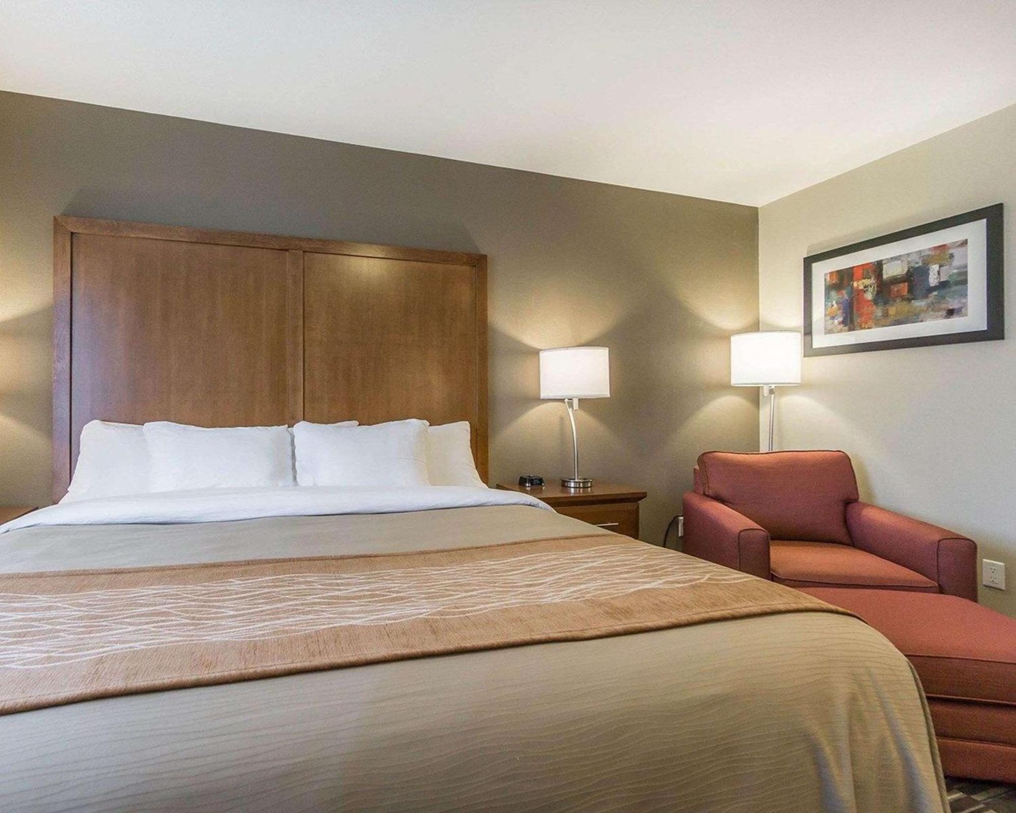 Comfort Inn & Suites Edmonton International Airport Nisku Esterno foto