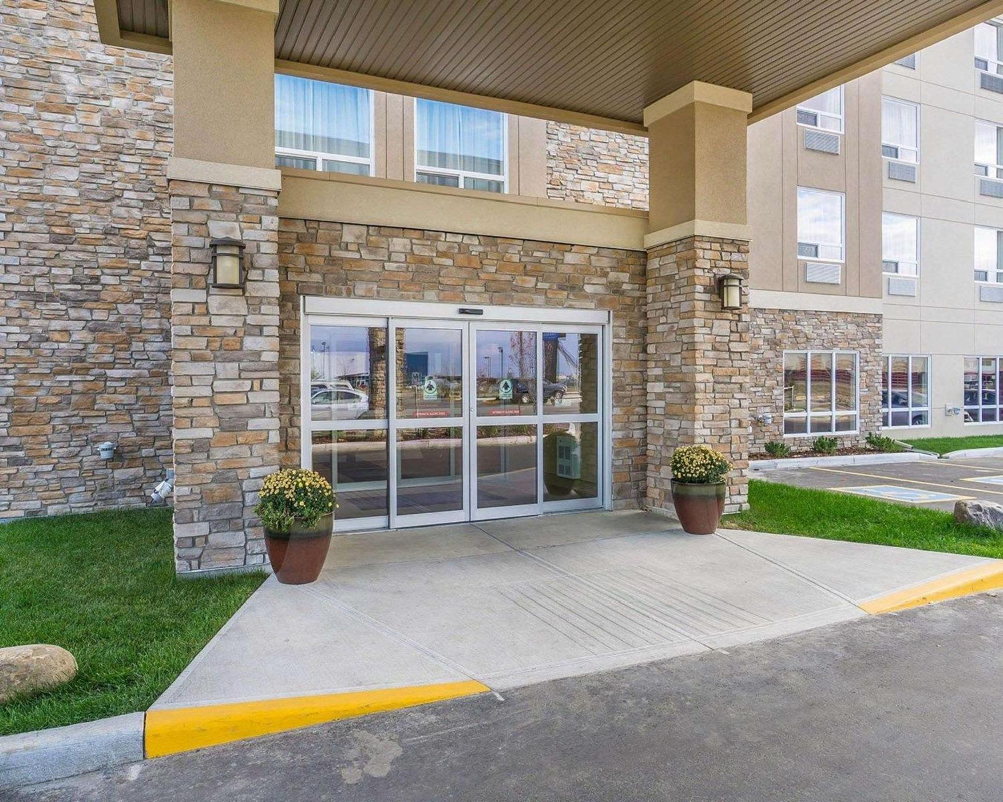Comfort Inn & Suites Edmonton International Airport Nisku Esterno foto