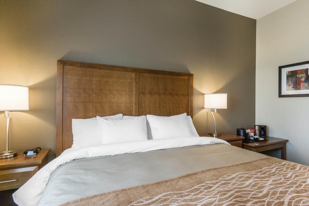 Comfort Inn & Suites Edmonton International Airport Nisku Esterno foto