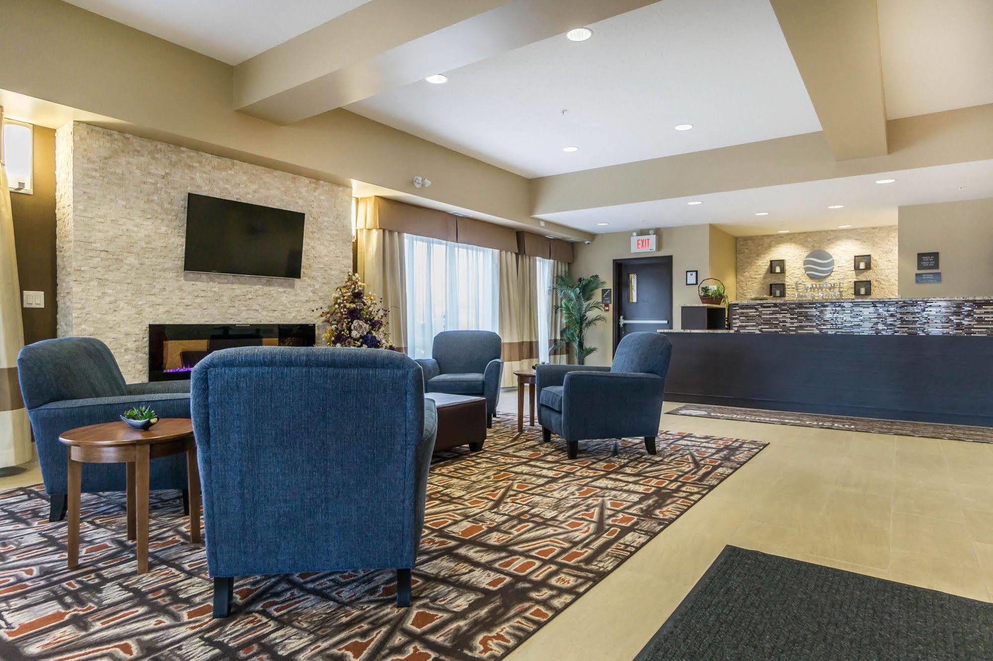 Comfort Inn & Suites Edmonton International Airport Nisku Esterno foto